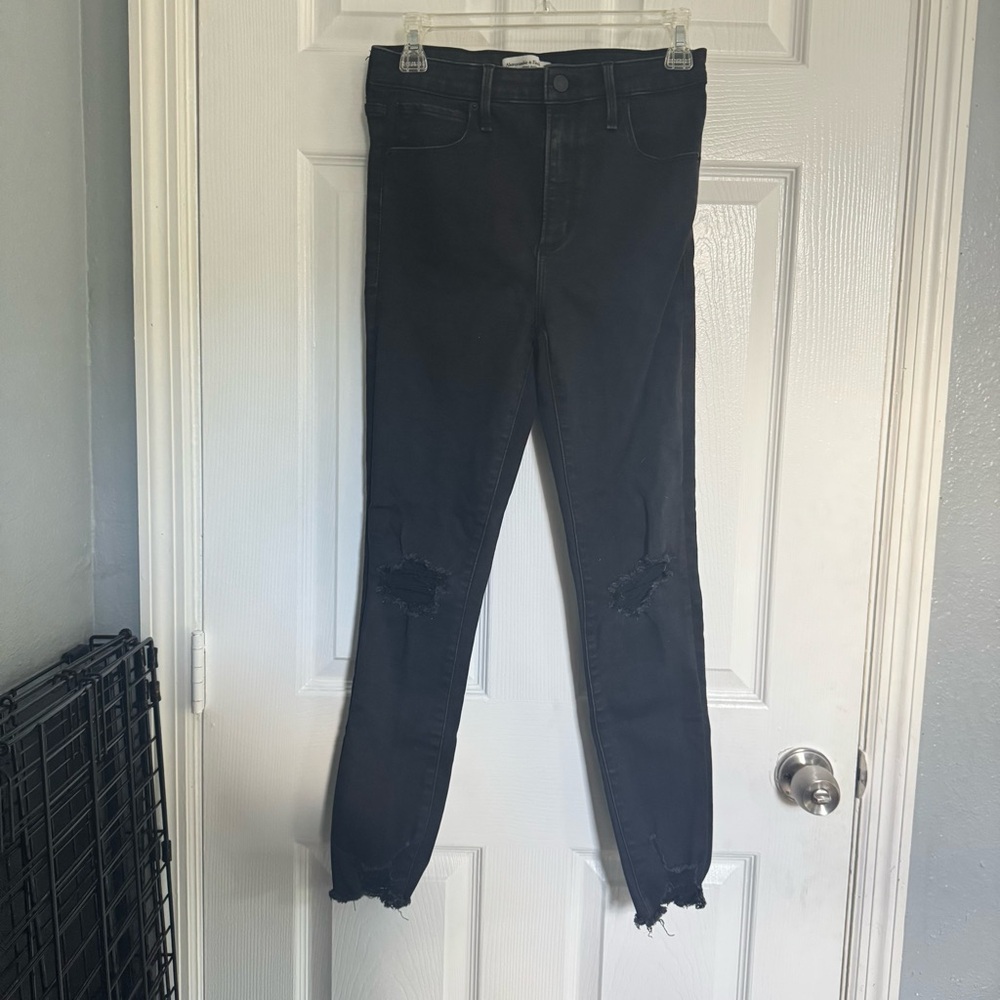 Abercrombie & Fitch Black Distressed Skinny Jeans - size 27